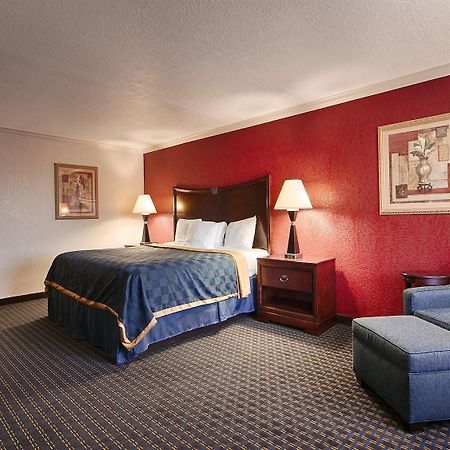 Americas Best Value Inn Kingsville Bagian luar foto