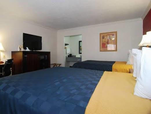 Americas Best Value Inn Kingsville Bagian luar foto